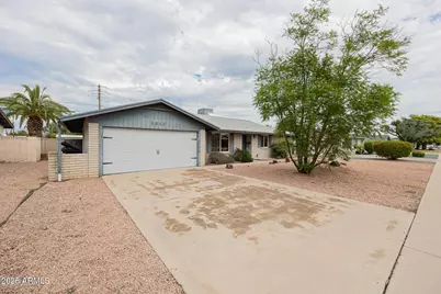 3912 E Shaw Butte Drive, Phoenix, AZ 85028 - Photo 1