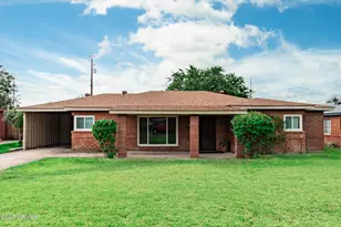 839 E Lawrence Rd, Phoenix, AZ 85014 - Photo 1