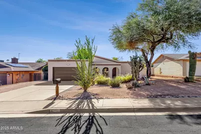 2041 E Karen Drive, Phoenix, AZ 85022 - Photo 1
