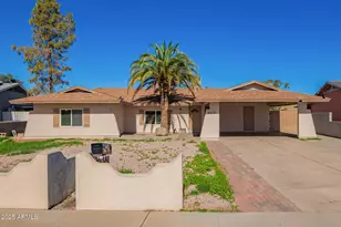 8010 W Westview Dr, Phoenix, AZ 85033 - Photo 1