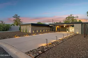 10001 N 33rd Pl, Phoenix, AZ 85028 - Photo 1