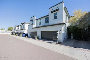 3045 N 37th Wy, Phoenix, AZ 85018 - Photo 1