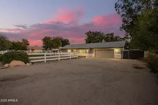 3029 E Rosemonte Dr, Phoenix, AZ 85050 - Photo 1