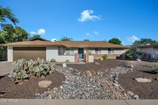 13657 N 21st Ave, Phoenix, AZ 85029 - Photo 1