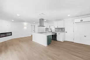 901 W Mercer Ln, Phoenix, AZ 85029 - Photo 17