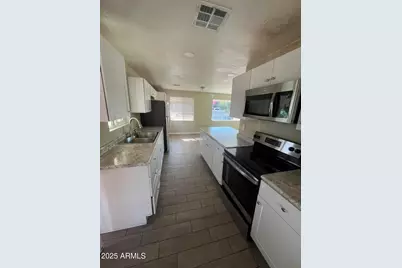 3810 W San Miguel Avenue, Phoenix, AZ 85019 - Photo 1