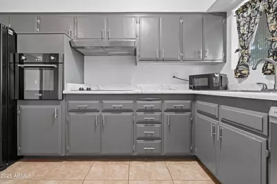 10345 W Peoria Avenue, Sun City, AZ 85351 - Photo 11