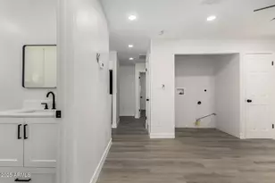 5706 W Sells Cir, Phoenix, AZ 85031 - Photo 17