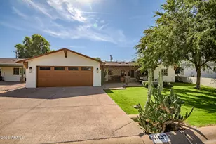 4037 E Minnezona Ave, Phoenix, AZ 85018 - Photo 1