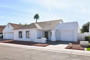 3317 E Wescott Dr, Phoenix, AZ 85050 - Photo 1