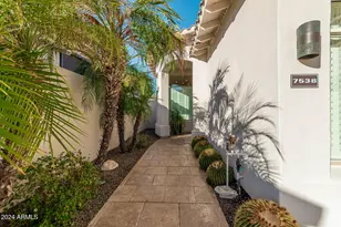7538 E Tuckey Ln, Scottsdale, AZ 85250 - Photo 1