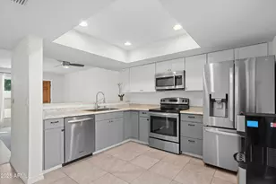 2802 E Beck Ln, Phoenix, AZ 85032 - Photo 1