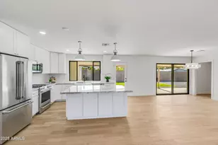 7801 N 4th Pl, Phoenix, AZ 85020 - Photo 1