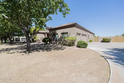 2902 E Gary Way, Phoenix, AZ 85042 - Photo 1
