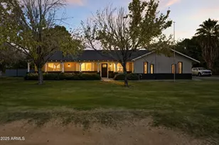 8134 W Acoma Dr, Peoria, AZ 85381 - Photo 1