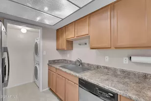 1638 E Donner Dr, Tempe, AZ 85282 - Photo 7