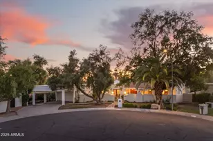 1025 E Morten Ave, Phoenix, AZ 85020 - Photo 1