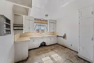 16057 S Sickles Ranch Road, Peeples Valley, AZ 86332 - Photo 13