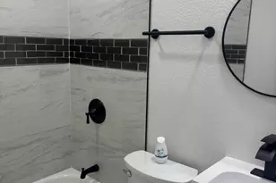 18201 N 22nd Ave, Phoenix, AZ 85023 - Photo 9