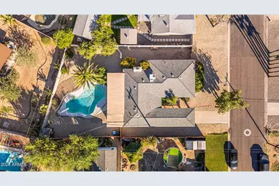 1334 W Sells Drive, Phoenix, AZ 85013 - Photo 1