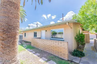 4943 E Indian School Road #4, Phoenix, AZ 85018 - Photo 1