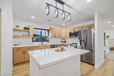 5528 N 39th Drive, Phoenix, AZ 85019 - Photo 1