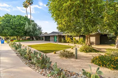 328 E Wagon Wheel Drive, Phoenix, AZ 85020 - Photo 1