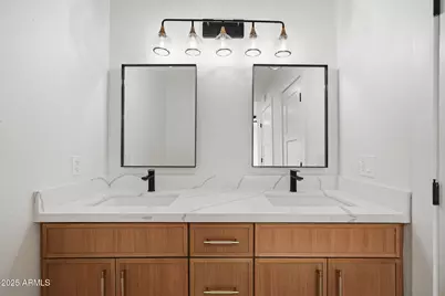 2416 E Piestewa Peak Drive, Phoenix, AZ 85016 - Photo 23