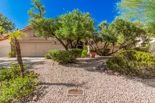 816 E Forest Hills Dr, Phoenix, AZ 85022 - Photo 1