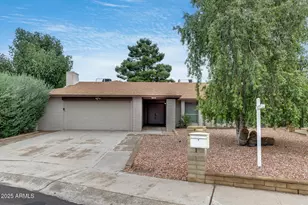 10841 N 39th Dr, Phoenix, AZ 85029 - Photo 1