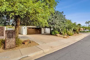 4560 E Sunrise Dr, Phoenix, AZ 85044 - Photo 1