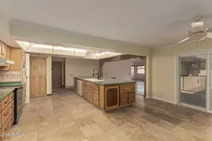9702 W Branding Iron Dr, Sun City, AZ 85351 - Photo 11