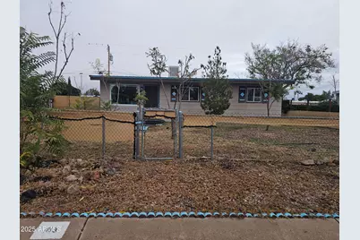 113 E Navajo Street, Huachuca City, AZ 85616 - Photo 1