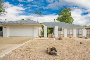 10102 W Concho Cir, Sun City, AZ 85373 - Photo 1