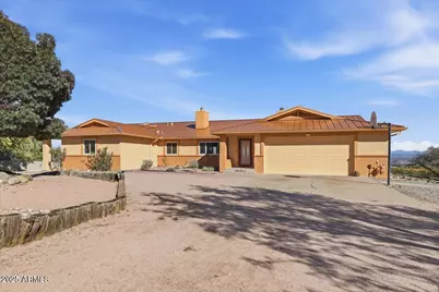 902 Roberts Road, Clarkdale, AZ 86324 - Photo 1