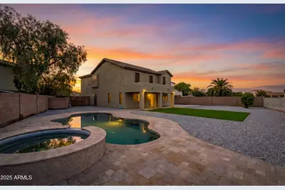 11204 W Roanoke Avenue, Avondale, AZ 85392 - Photo 1