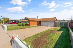 6537 N 41st Dr, Phoenix, AZ 85019 - Photo 1