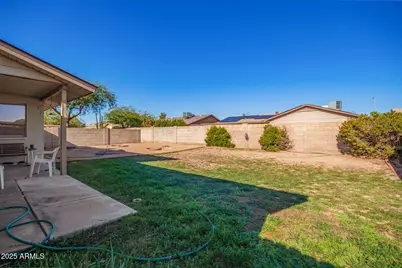10442 W Harmont Drive, Peoria, AZ 85345 - Photo 23