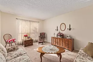 10442 W Harmont Dr, Peoria, AZ 85345 - Photo 5