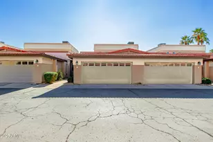 3221 N 37th St, Phoenix, AZ 85018 - Photo 1