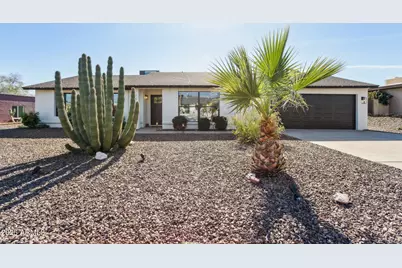 2437 E North Lane, Phoenix, AZ 85028 - Photo 1