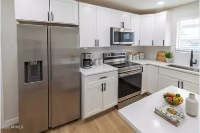 8539 N 30th Drive, Phoenix, AZ 85051 - Photo 1