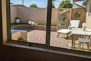 10585 W Palmeras Dr, Sun City, AZ 85373 - Photo 9