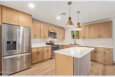 2910 W Anderson Drive, Phoenix, AZ 85053 - Photo 1
