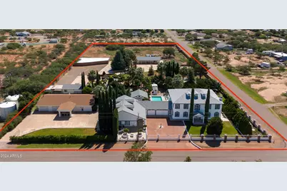 2204 N Maple Avenue, Huachuca City, AZ 85616 - Photo 1