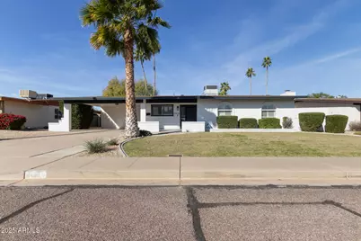 11826 N 38th Place, Phoenix, AZ 85028 - Photo 1