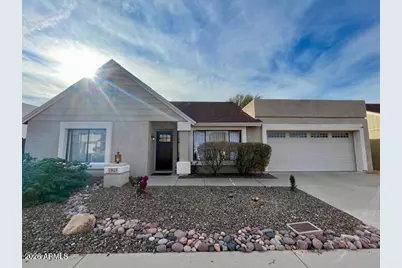 925 E Wagoner Road, Phoenix, AZ 85022 - Photo 1