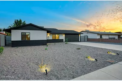 8015 W Roma Avenue, Phoenix, AZ 85033 - Photo 1