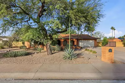 11236 N 42nd Place, Phoenix, AZ 85028 - Photo 1