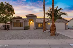 952 S Canal Dr, Gilbert, AZ 85296 - Photo 1